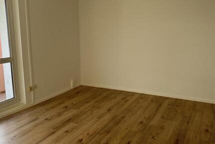 Mit Balkon und neu saniert! zimmer
