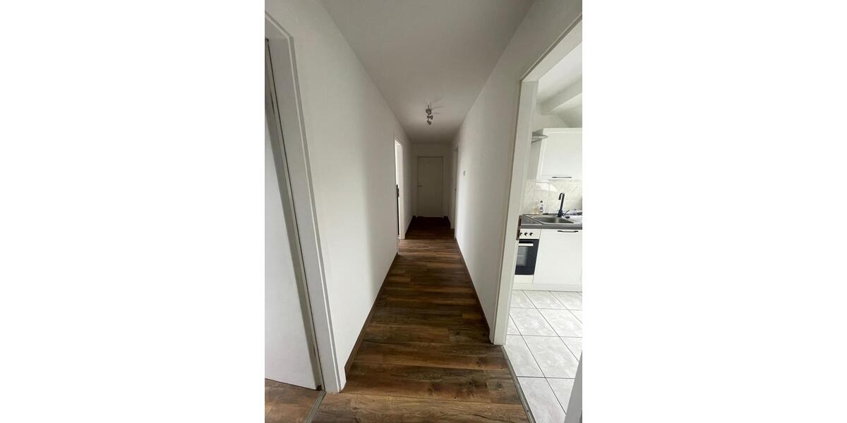 Dachgeschoßwohnung Bitterfeld-Wolfen Wolfen - 3 Zimmer, 47 m&sup2;, 400&euro; | Angebot:26382593