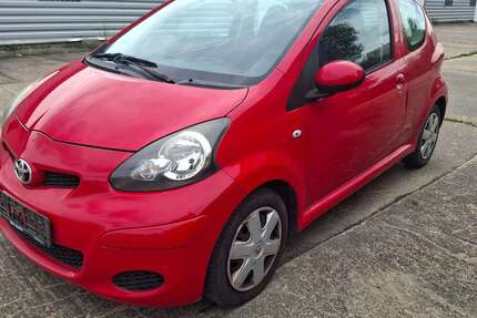 Toyota Aygo 239.534 km 1.200 &euro; Halle 06116