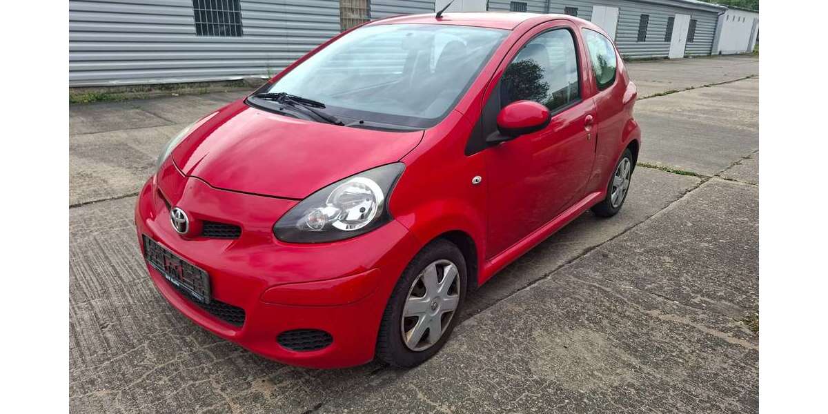 Toyota Aygo 239.534 km 1.200 &euro; Halle 06116