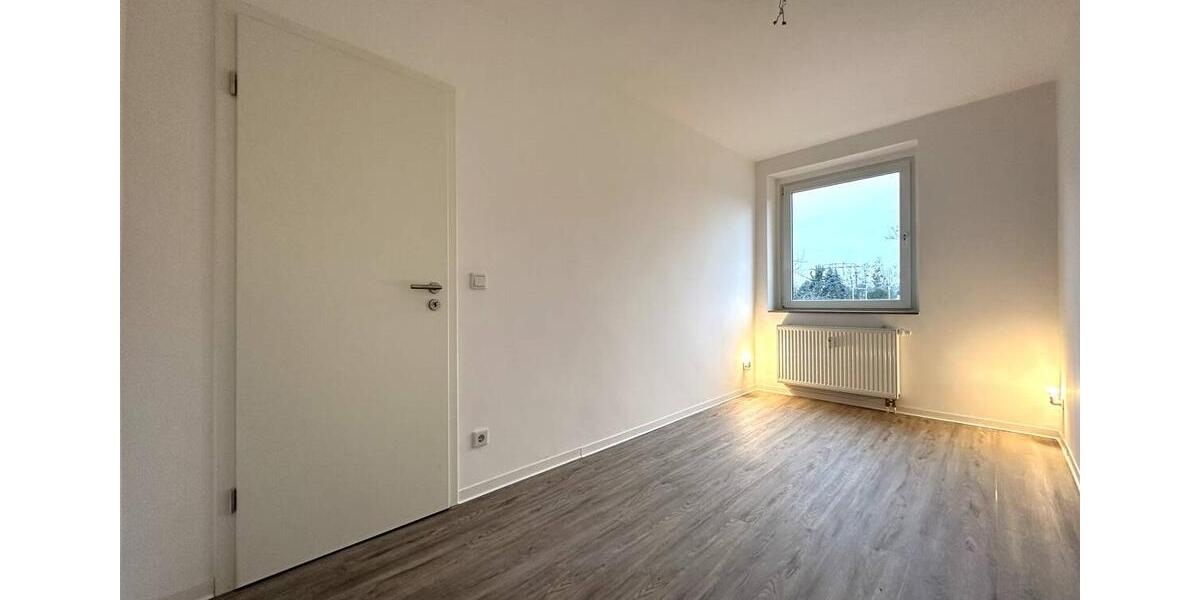 Etagenwohnung Bitterfeld-Wolfen Wolfen - 3 Zimmer, 59 m&sup2;, 599&euro; | Angebot:26001633