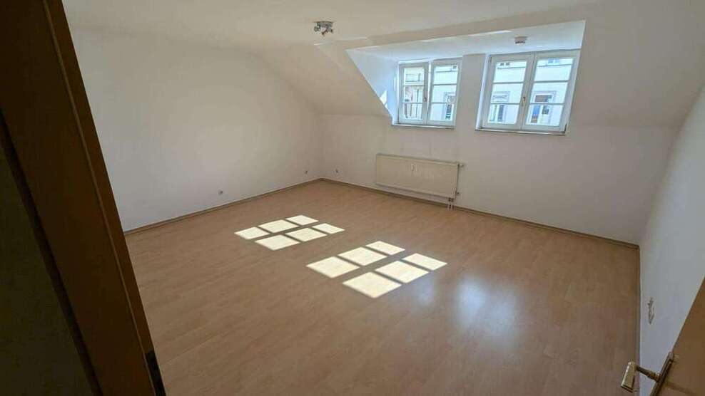 Wohnung zum Mieten in Halle 350 € 40 m²