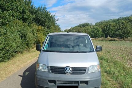 VW T5 Transporter 300.000 km 5.000 € Halle 06128