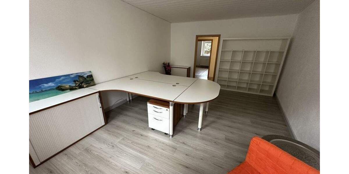 Etagenwohnung Lützen - 4 Zimmer, 110 m&sup2;, 850&euro; | Angebot:23957749