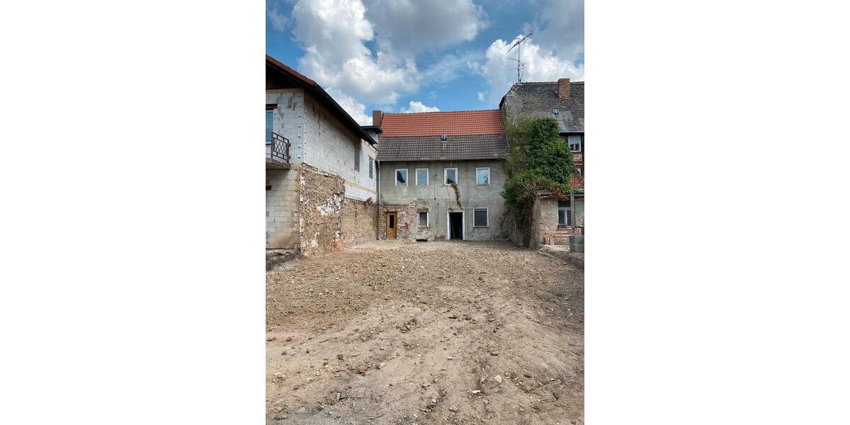 Mehrfamilienhaus, Wohnhaus Südliches Anhalt - 8 Zimmer, 200 m&sup2;, 35.000&euro; | Angebot:25137252