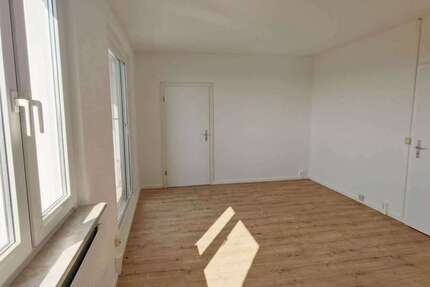 Wohnung Halle Silberhöhe - 6 Zimmer, 119 m&sup2;, 950&euro; | Angebot:27668266
