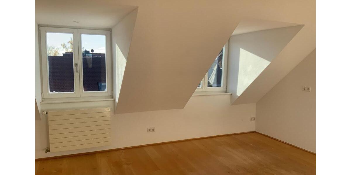 Dachgeschoßwohnung Zörbig - 5 Zimmer, 206 m&sup2;, 1.130&euro; | Angebot:20092302