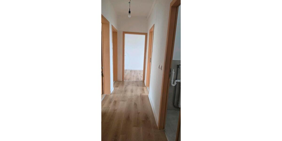 Etagenwohnung Halle (Saale) Gesundbrunnen - 3 Zimmer, 61 m&sup2;, 520&euro; | Angebot:26230969