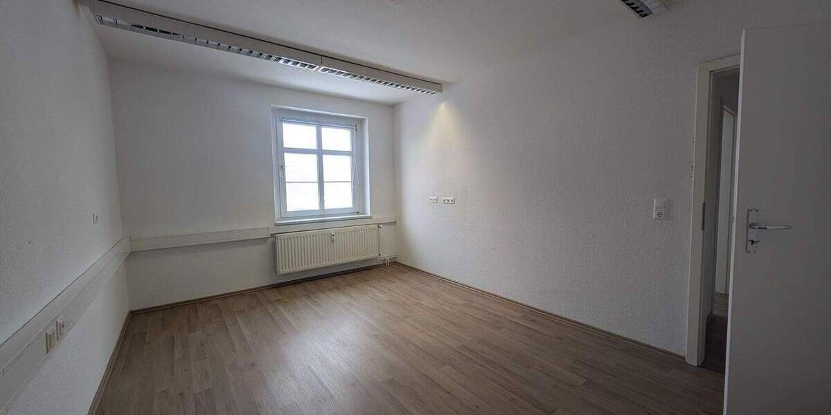 Gewerbeobjekt Bitterfeld-Wolfen Bitterfeld - 4 Zimmer, 630&euro; | Angebot:24876050