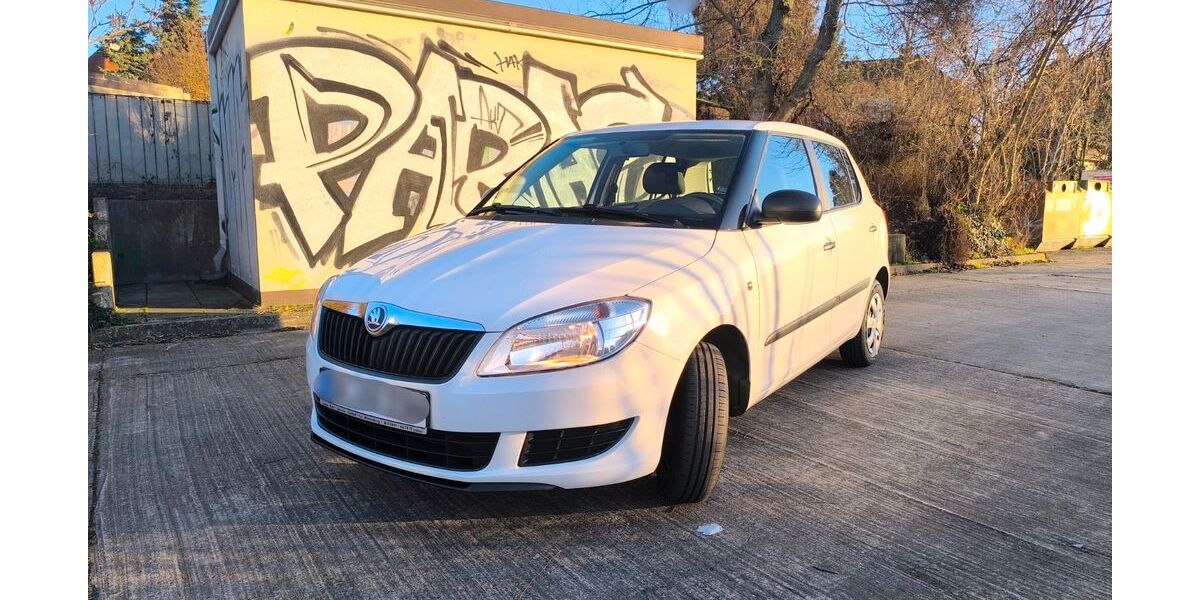 Skoda Fabia 64.250 km 6.690 &euro; Halle (Saale) 06128
