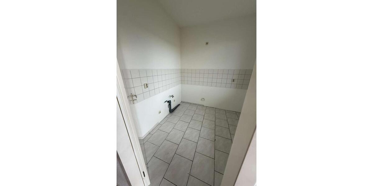 Etagenwohnung Bitterfeld-Wolfen Bitterfeld - 2 Zimmer, 66 m&sup2;, 430&euro; | Angebot:25990005