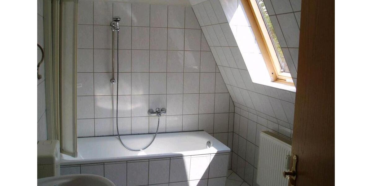 Dachgeschoßwohnung Halle (Saale) Damaschkestraße - 3 Zimmer, 85 m&sup2;, 883&euro; | Angebot:26491167