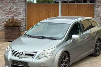 Toyota Avensis 358.681 km 2.799 € Salzatal OT Höhnstedt 06198