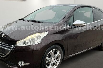 Peugeot 208 136.977 km 3.299 &euro; Brehna 06796