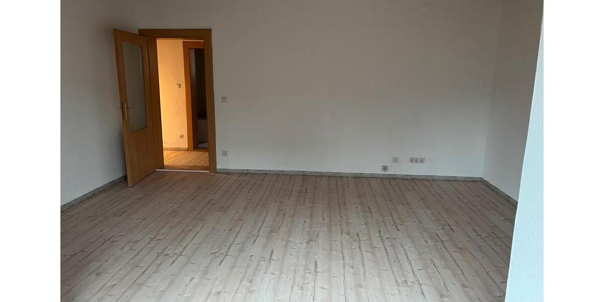 Erdgeschoßwohnung Bitterfeld-Wolfen Wolfen - 3 Zimmer, 82 m&sup2;, 130.000&euro; | Angebot:27204381