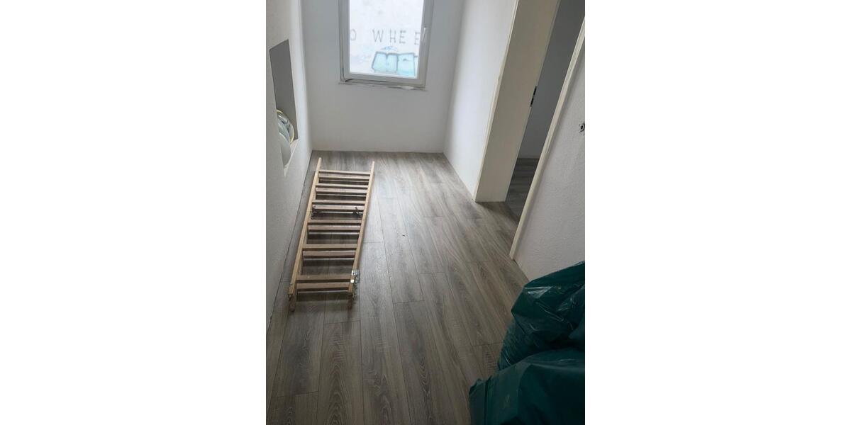 Etagenwohnung Halle (Saale) Damaschkestraße - 4 Zimmer, 108 m&sup2;, 1.000&euro; | Angebot:26572996