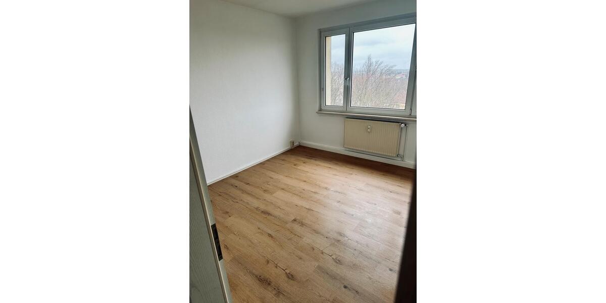 Etagenwohnung Querfurt - 3 Zimmer, 59 m&sup2;, 380&euro; | Angebot:25935497