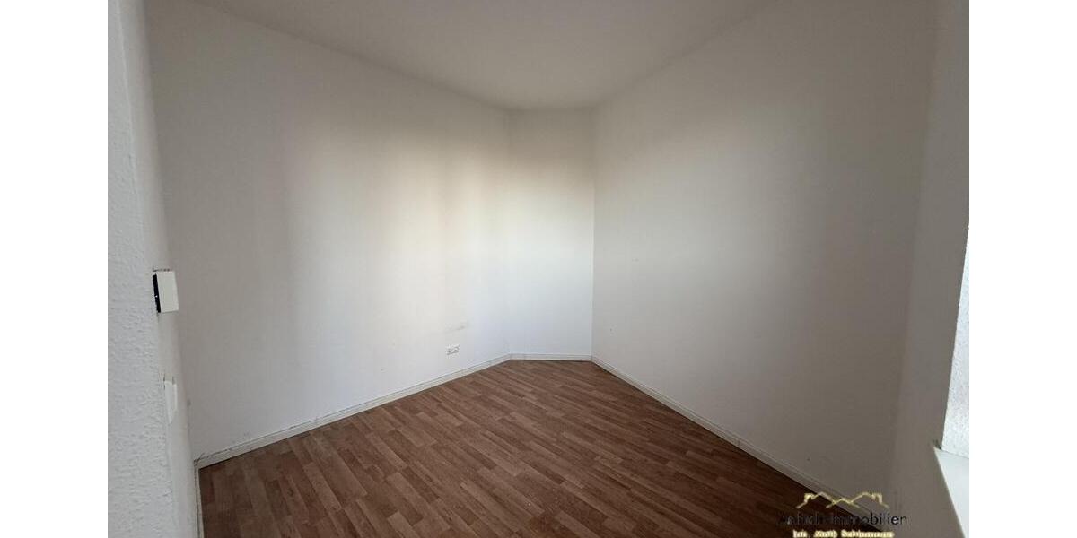 Erdgeschoßwohnung Bitterfeld-Wolfen Bitterfeld - 1 Zimmer, 30 m&sup2;, 240&euro; | Angebot:26564403