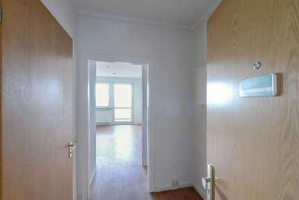 Wohnung Halle Trotha - 1 Zimmer, 26 m&sup2;, 225&euro; | Angebot:26913824