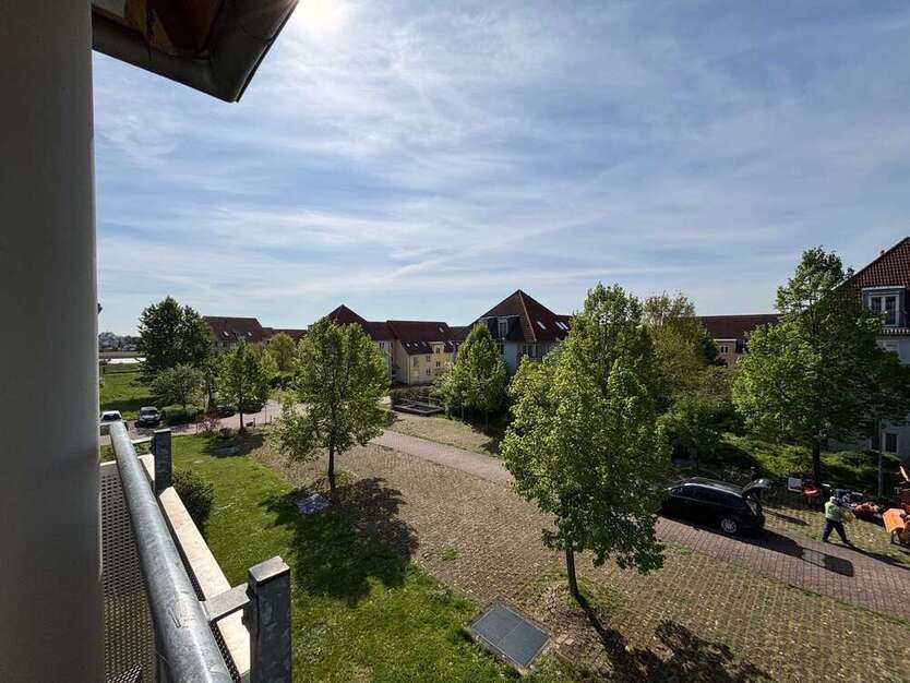 Wohnung zum Kaufen in Schkeuditz 210.000 € 94.86 m²