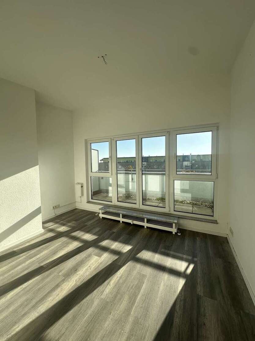 ++Große und Helle 3-Raumwohnung im Dachgeschoss++ 3 zimmer