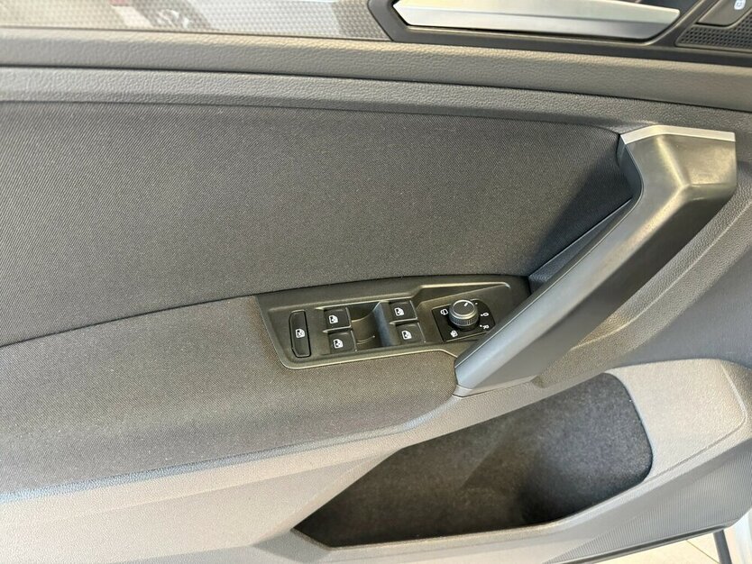Tiguan 1.5 TSI DSG IQ /Navi/Shz/Spur/ACC/VZE/Ahk