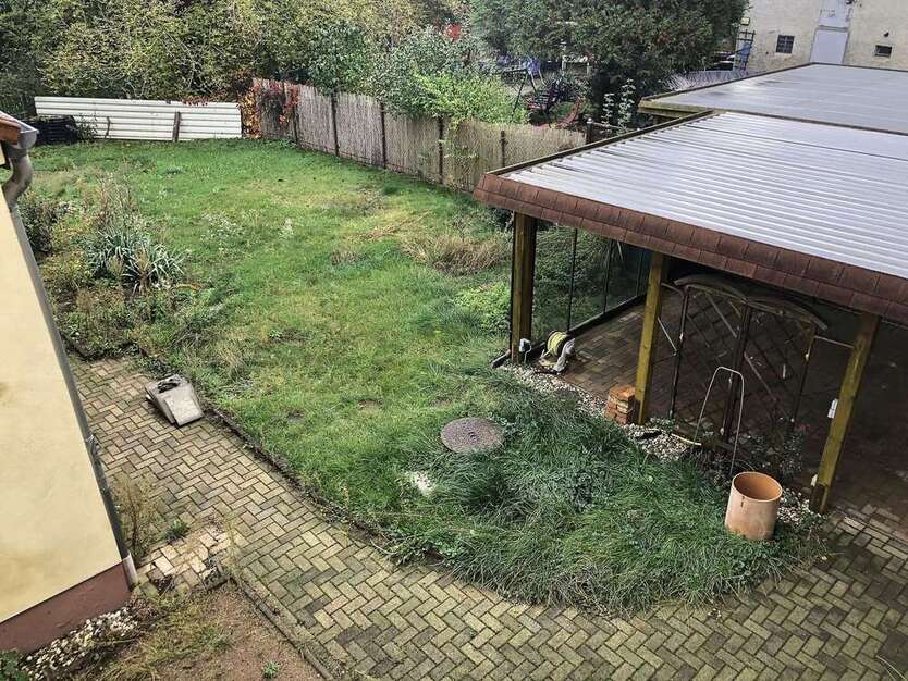 ++Doppelhaushälfte mit Entwicklungspotential in Döllnitz++ 7 zimmer