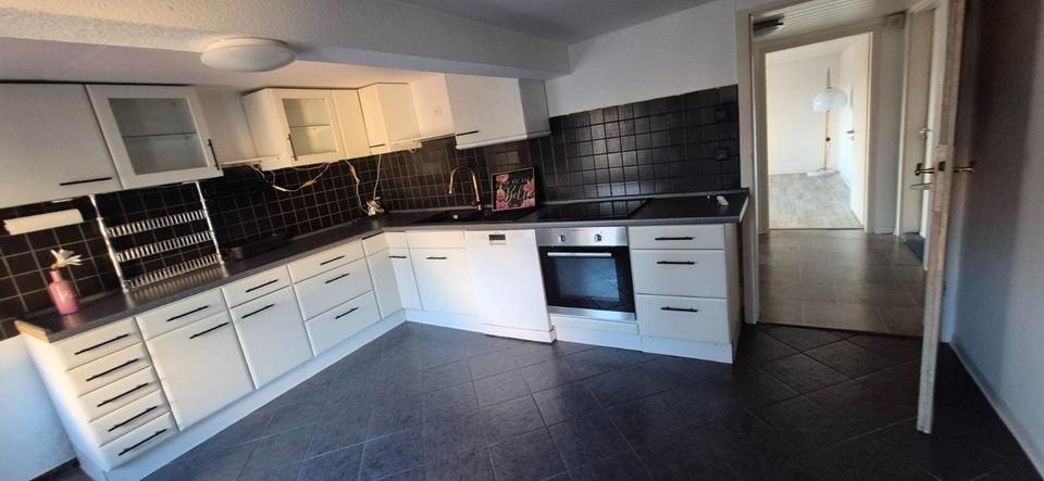 Einfamilienhaus Bad Lauchstädt - 6 Zimmer, 300 m&sup2;, 298.000&euro; | Angebot:25419216