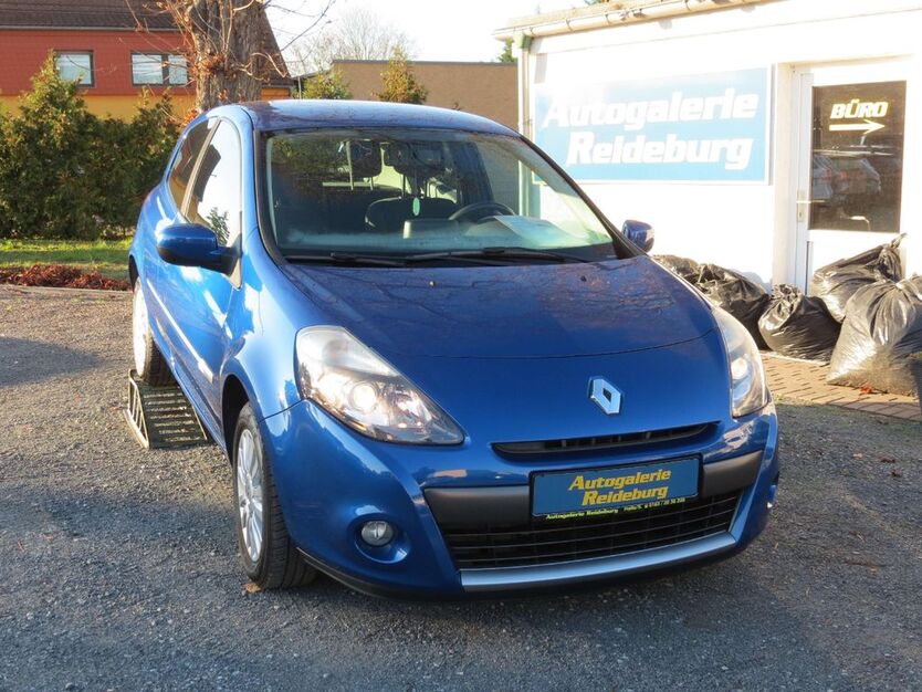 Renault Clio 29.700 km 5.940 € Halle/ Saale 06116