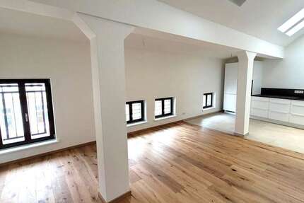 Wohnung Halle (Saale) Südliche Innenstadt - 2 Zimmer, 72 m&sup2;, 865&euro; | Angebot:26790679