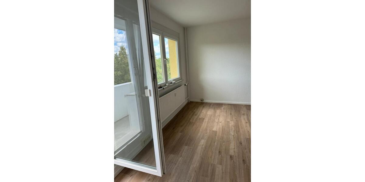 Etagenwohnung Halle (Saale) Damaschkestraße - 1 Zimmer, 30 m&sup2;, 276&euro; | Angebot:24872017