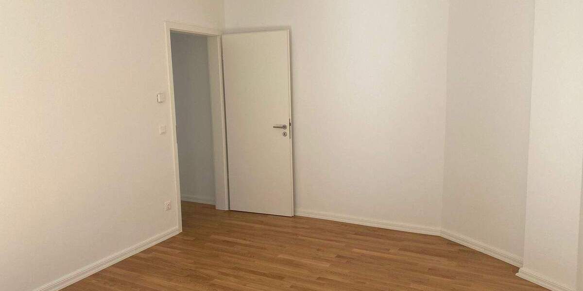 Etagenwohnung Halle (Saale) Innenstadt - 4 Zimmer, 101 m&sup2;, 1.300&euro; | Angebot:26274022