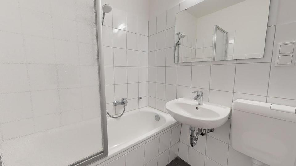 Einzug sofort möglich 3 zimmer