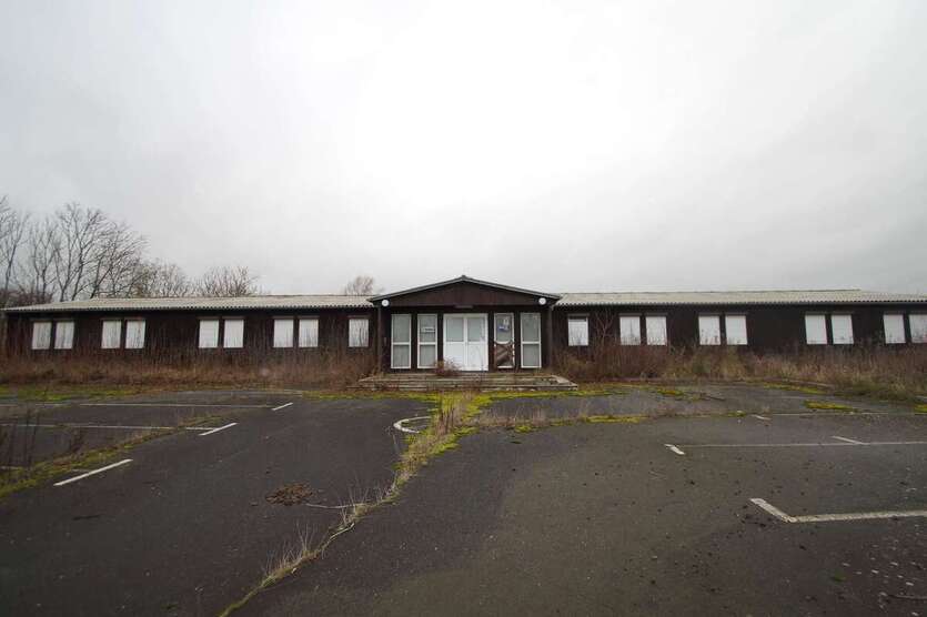 ++Gewerbehof mit Lagerhalle und Bürohaus an der B186++ zimmer