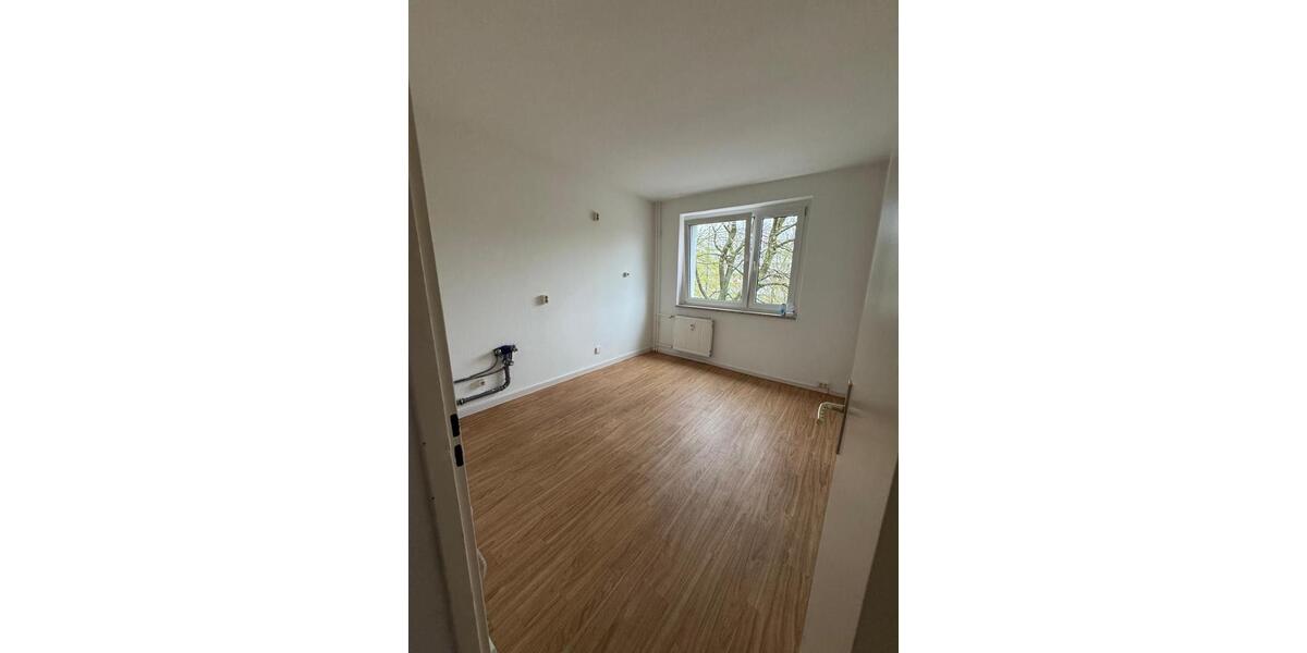 Etagenwohnung Halle (Saale) Halle-Neustadt - 2 Zimmer, 59 m&sup2;, 526&euro; | Angebot:26325712