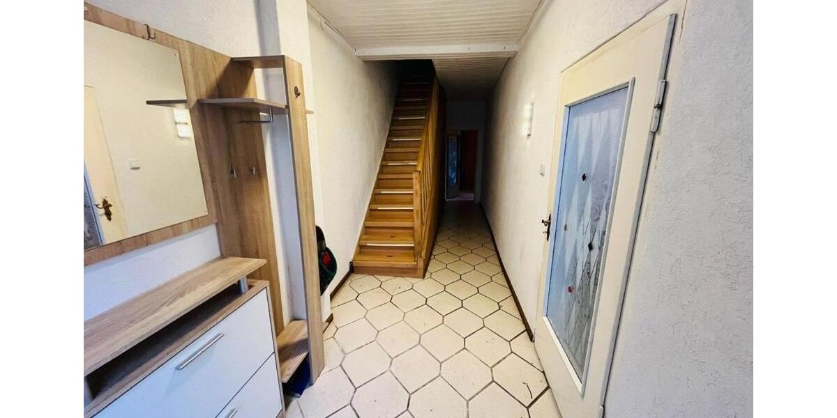 Reihenhaus Eisleben (Lutherstadt) - 7 Zimmer, 132 m&sup2;, 37.000&euro; | Angebot:26786588