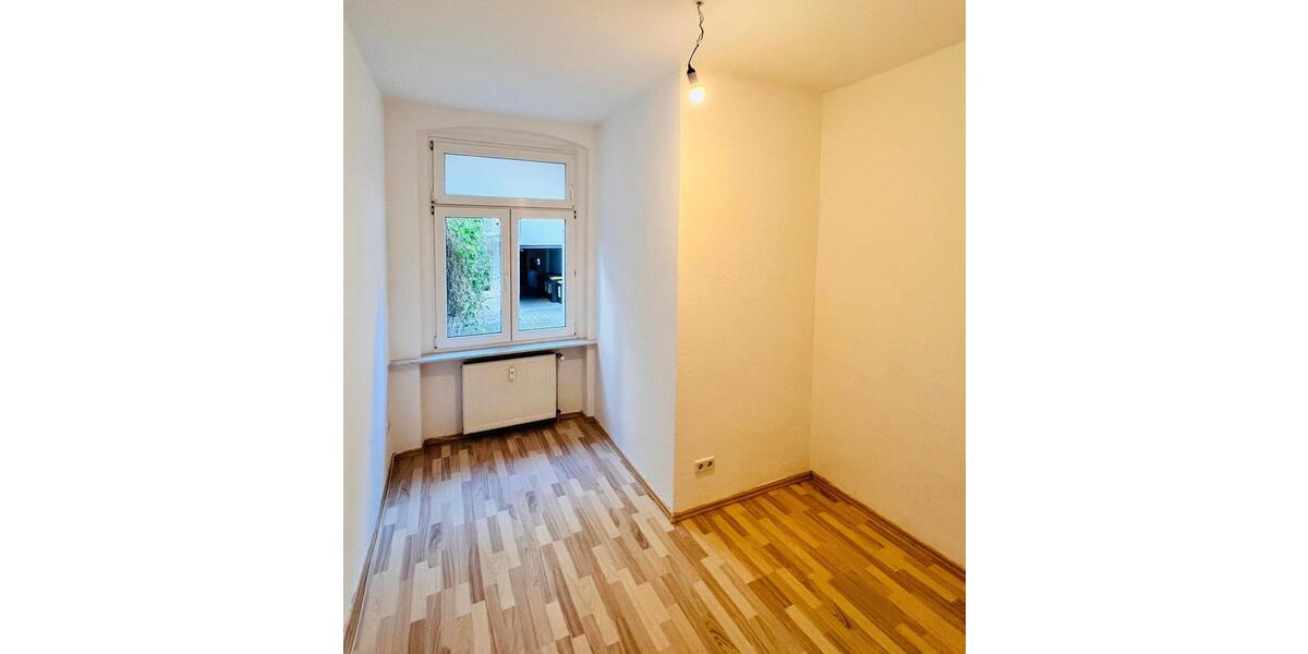 Erdgeschoßwohnung Halle (Saale) Damaschkestraße - 3 Zimmer, 100 m&sup2;, 800&euro; | Angebot:24963401