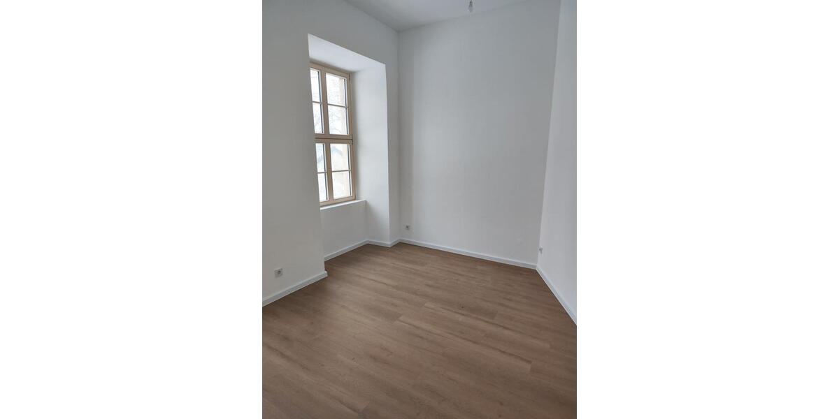 Terrassenwohnung Teutschenthal - 5 Zimmer, 203 m&sup2;, 1.800&euro; | Angebot:26194505