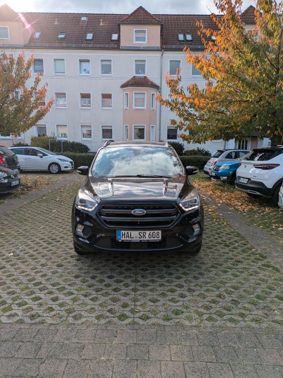 Ford Kuga 77.500 km 14.100 € Halle 06112