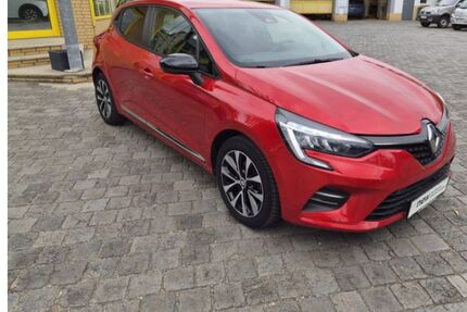 Renault Clio 22.427 km 12.495 &euro; Wolfen 06766
