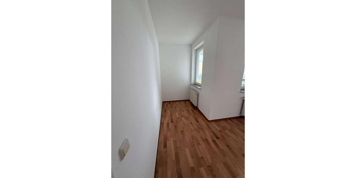 Etagenwohnung Bitterfeld-Wolfen Bitterfeld - 2 Zimmer, 66 m&sup2;, 430&euro; | Angebot:25990005