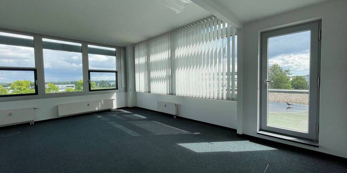 Gewerbeobjekt Schkeuditz Dölzig - 1 Zimmer, 500 m&sup2;, 4.500&euro; | Angebot:25997543