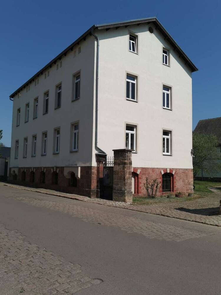Wohnung zum Mieten in Halle 350 € 57 m²