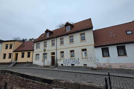 Haus Eisleben (Lutherstadt) - 15 Zimmer, 270 m&sup2;, 65.600&euro; | Angebot:26003010