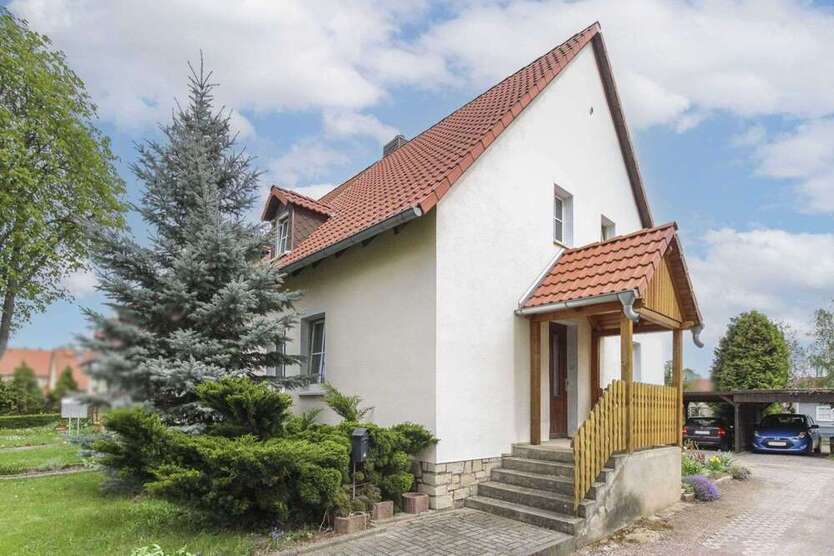Haus zum Kaufen in Bad Lauchstädt 120.000 € 67.26 m²