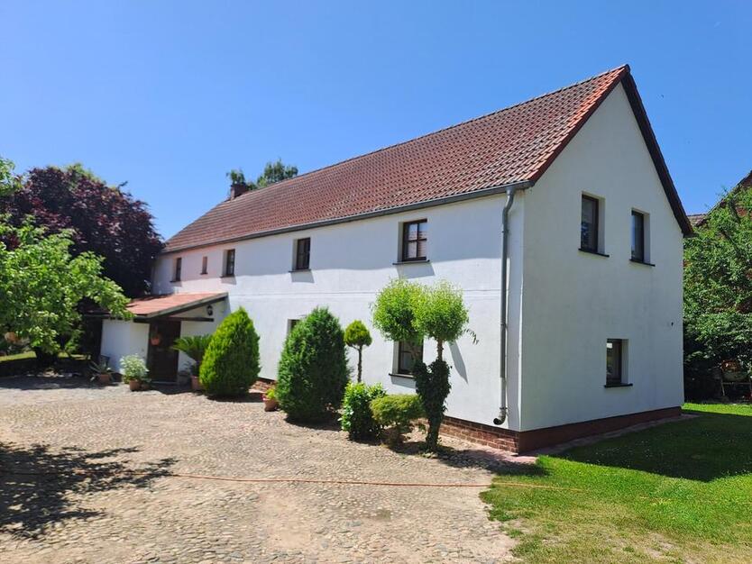 Traumhaus mit kleiner Pension, ländlich und doch im Stadtraum