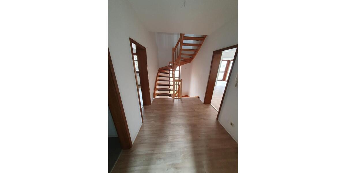 Maisonettenwohnung Querfurt - 4 Zimmer, 115 m&sup2;, 690&euro; | Angebot:26534920