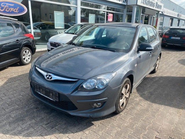 i30