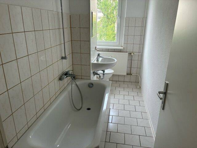 Etagenwohnung Halle (Saale) Südliche Neustadt - 3 Zimmer, 60 m&sup2;, 347&euro; | Angebot:26816847