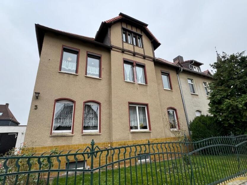 Tolles 2- Familienhaus in Bestlage von Weißenfels